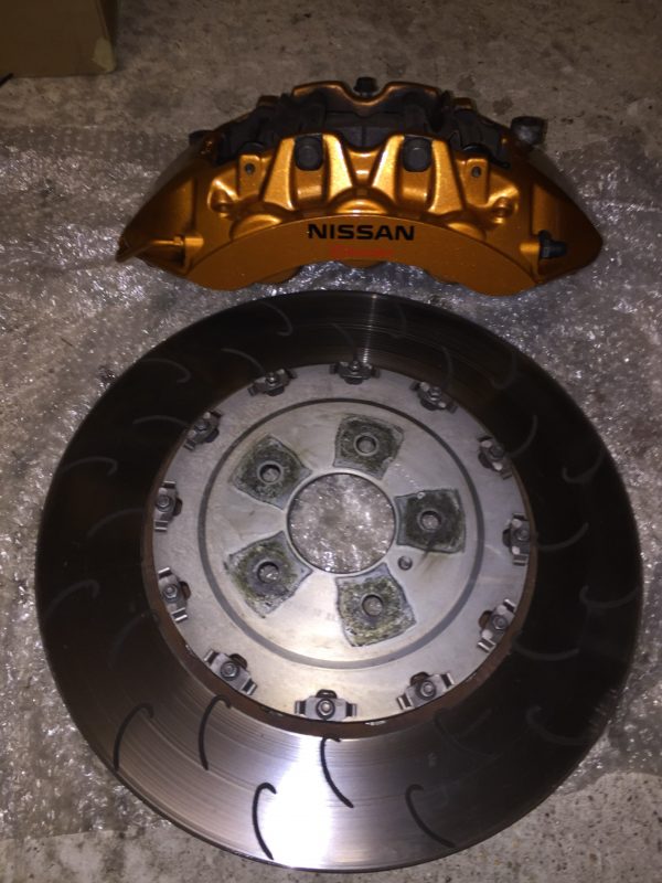 R35 dba brake kit - calipers, ap dics, ferodo pads, goodridge braided lines - Image 2