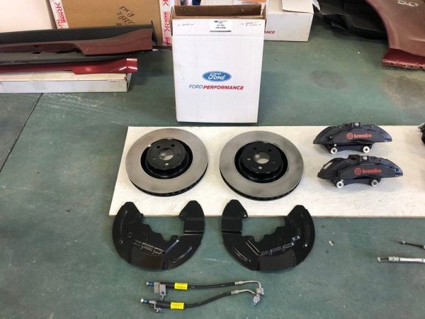 Mustang GT complete Brembo brake kit brand new - Image 3