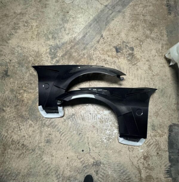 350z carbon fiber fenders new - Image 3