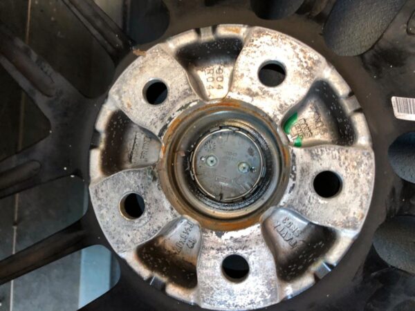 ORIGINAL NISSAN GT-R R35 WINTER WHEELS 20 INCHES - Image 7