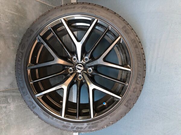 ORIGINAL NISSAN GT-R R35 WINTER WHEELS 20 INCHES - Image 6