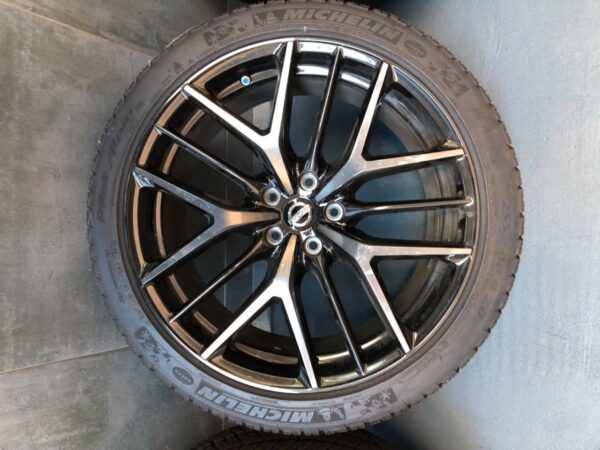 ORIGINAL NISSAN GT-R R35 WINTER WHEELS 20 INCHES - Image 5