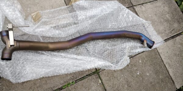 Nissan GTR Akropovic exhaust with carbon tips - Image 9