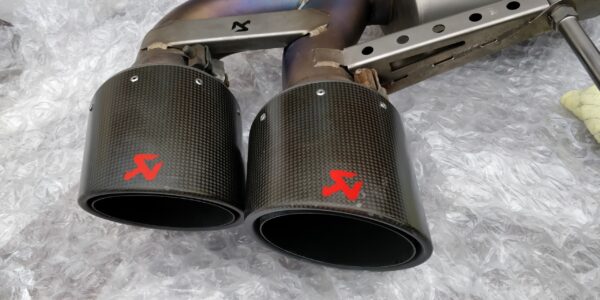 Nissan GTR Akropovic exhaust with carbon tips - Image 5