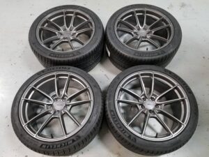 Mustang 20" Velgen VF5 wheels in Gunmetal finish 