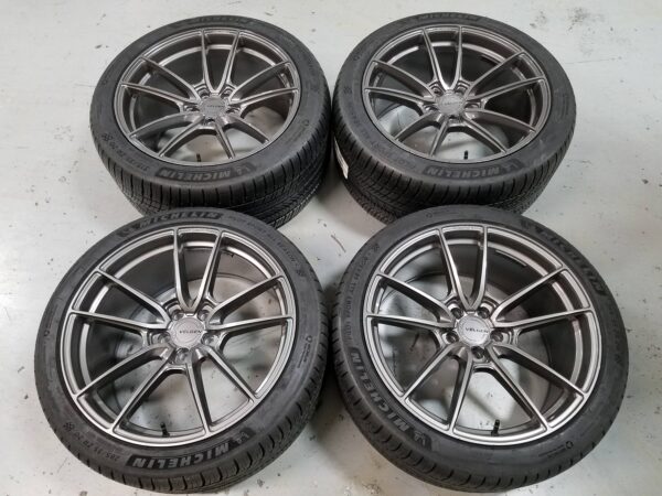 Mustang 20" Velgen VF5 wheels in Gunmetal finish 