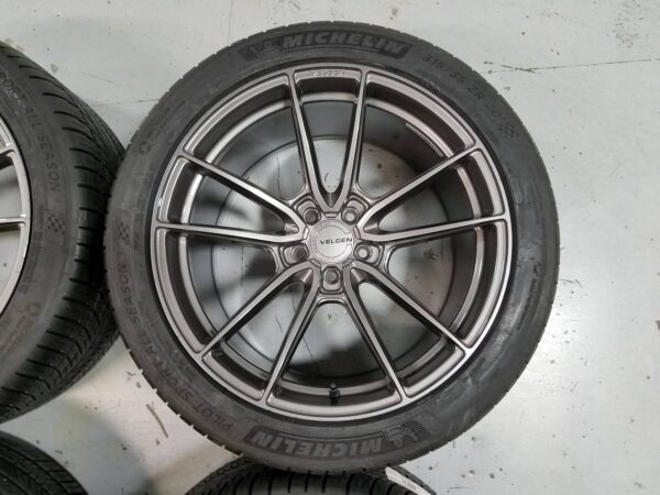 Mustang 20" Velgen VF5 wheels in Gunmetal finish  - Image 5